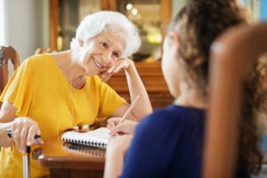 Mehr über den Artikel erfahren Wenn die Erinnerung langsam verschwindet – biografische Gespräche mit Personen mit Demenz